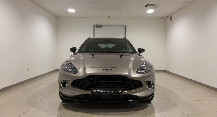 Aston Martin DBX 551